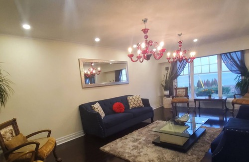 Winona Cottage | Family vacations & (Long stays for winter 10 heads)
