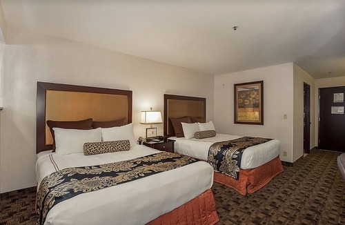 Parkrose House | Family Vacay! Modern Unit, Restaurant, Fitness Center