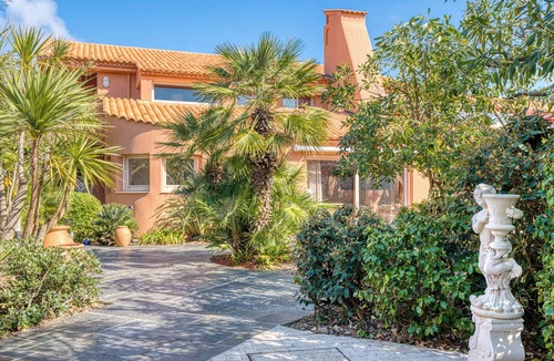 Bourgenay Villa | Family villa 15 guests: indoor pool, spa, ocean & Sables d'Olonne