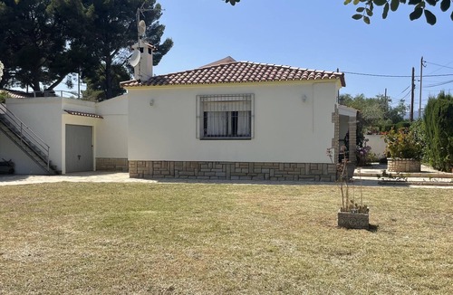 Miami Platja Cottage | Family Villa for 6 with Air Conditioning and Parking