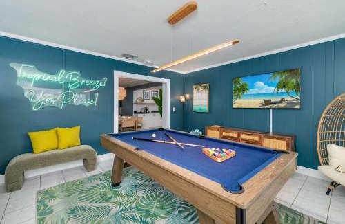 Clearwater House | Family villa Pool Fire Pit & Games