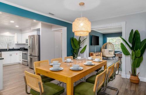 Clearwater House | Family villa Pool Fire Pit & Games