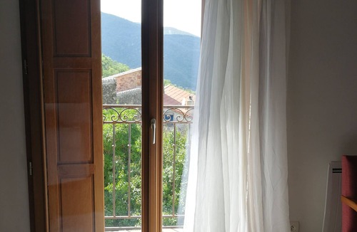 Ceret Villa | Family villa & retreat w/spring-fed, heated infinity pool on 50 acres near Céret