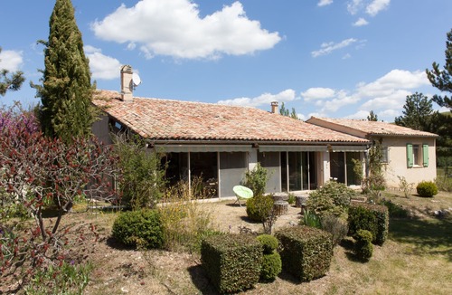 Banon House | FAMILY VILLA with private swimming pool, on huge wooded grounds