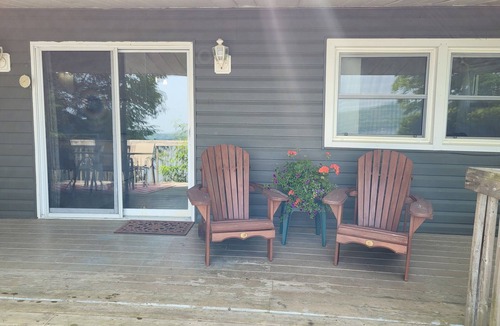 Irondale Cottage | Family waterfront cottage with shallow, sandy entry - drive in, road access.
