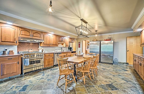 Whitingham House | Family Winter Retreat w/Hot Tub: 14 Mi to Slopes!
