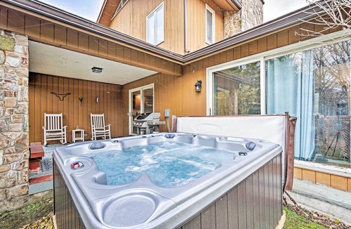 Whitingham House | Family Winter Retreat w/Hot Tub: 14 Mi to Slopes!