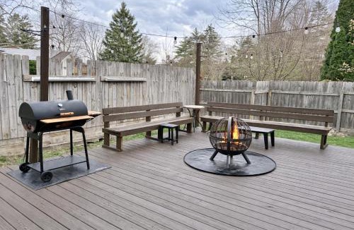 Champaign House | Family & Work-Friendly 3BD w Fire Pit - U of I 1M