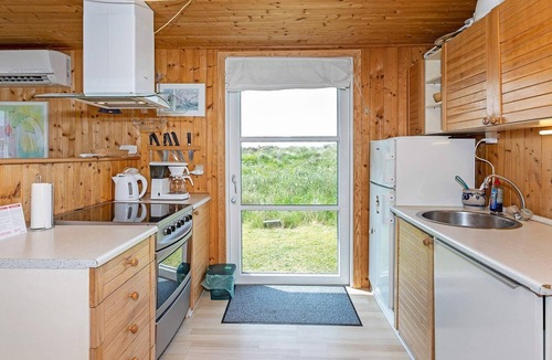 Lild Strand House | Familyfriendly Retreat near Beach