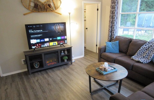 South Bruce Peninsula Cottage | Famous Beaches. Family fun & adventure, exploring Bruce Peninsula. Pet Friendly!