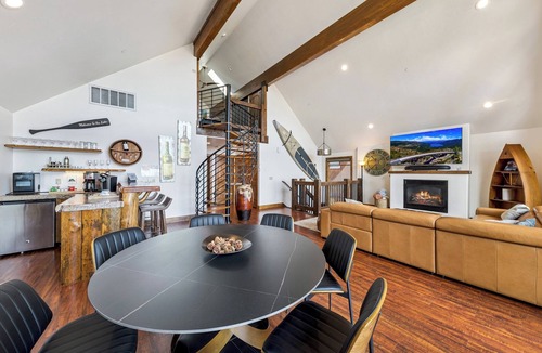 Al Tahoe House | Famous Cabin - Hot Tub, Walk to Lake, Pets