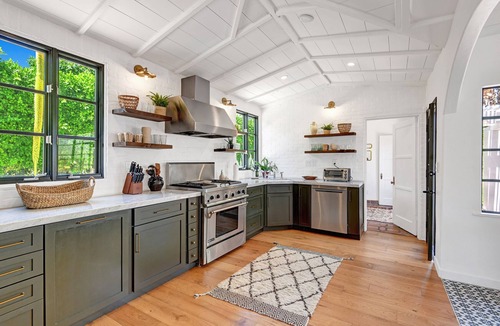 The Movie Colony House | Famous Movie Colony Estate- Casa de Amigos Estate- Ultra Luxe, Pool, Spa, Firepit 4bd, 3.5bth