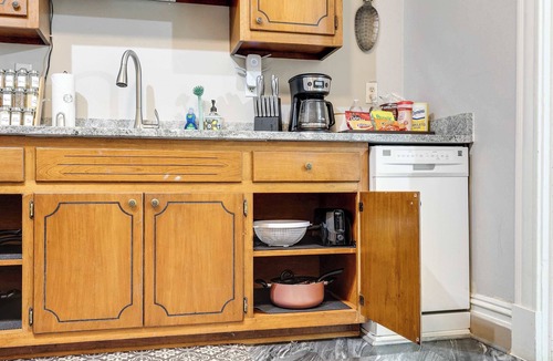 Fan District Condo | Fan District Gem | Walk to VCU | King Bed| Parking