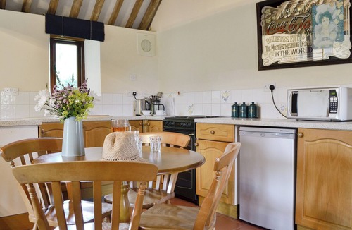 Laverton Cottage | Fancy a romantic getaway.