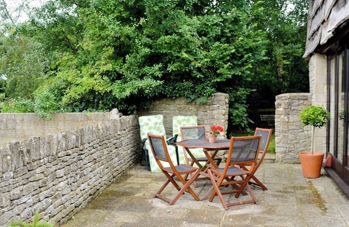 Laverton Cottage | Fancy a romantic getaway.