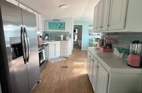 Holly Ridge House | Fancy, Fabulous Flamingo Vibes !