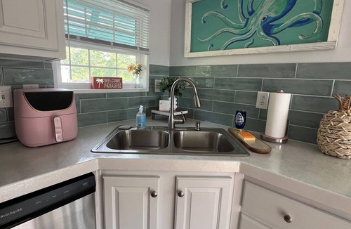 Holly Ridge House | Fancy, Fabulous Flamingo Vibes !
