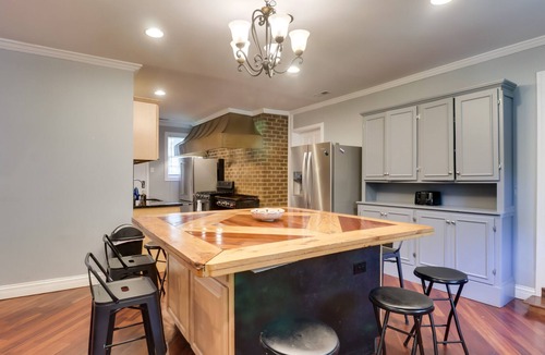 Spottswood House | Fancy Hill Estate w/ Hot Tubs & Waterfront View!