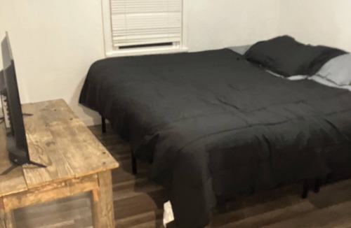 Lawton House | Fancy Hooch Close to Fort Sill Accepts Pets.