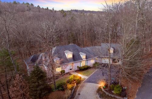 East Stroudsburg House | Fancy Poconos Castle Indoor MEGA 10plus Hot Tub
