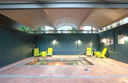 First Hill Apartment | Fancy studio, pet-friendly and parking available