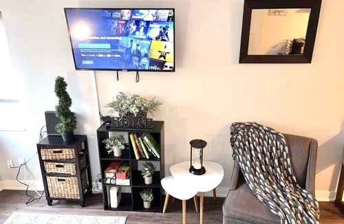 First Hill Apartment | Fancy studio, pet-friendly and parking available