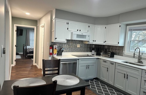 Northeast Virginia Beach Apartment | Fancy Studio W/Washer/Dryer and Central Air Virginia Beach