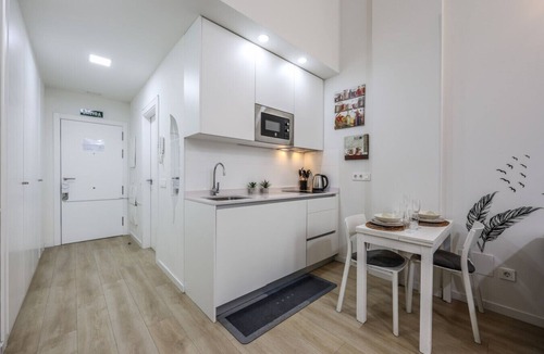 San Andres Apartment | Fancy Studio with Terrace & Pool in Madrid South