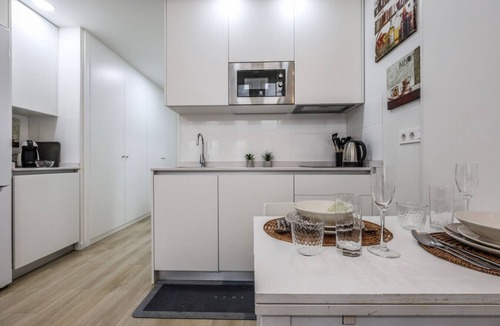 San Andres Apartment | Fancy Studio with Terrace & Pool in Madrid South