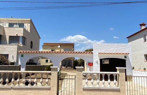 Empuriabrava Ski Chalet | Fantástica casa a primera linea del mar en empuriabrava