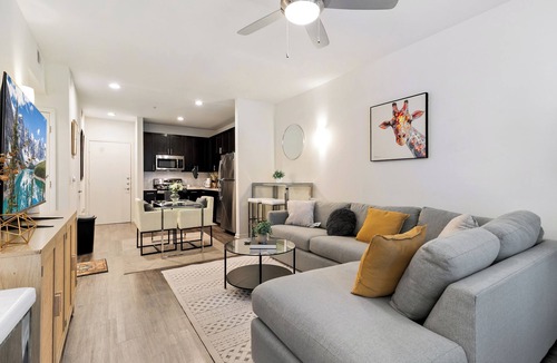 Legacy Park Apartment | Fantastic 1-bedroom apartment with AC in charming Plano- King bed