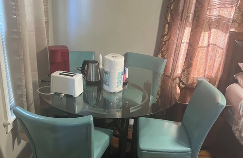 Irvington House | Fantastic 1 room with AC in charming Irvington