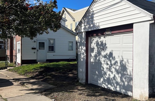 Irvington House | Fantastic 1 room with AC in charming Irvington