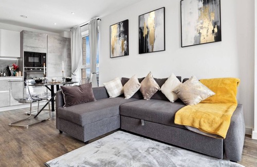 Gascoigne Apartment | Fantastic 2 bed Flat with amazing view in Barking