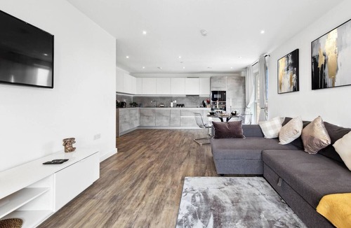 Gascoigne Apartment | Fantastic 2 bed Flat with amazing view in Barking