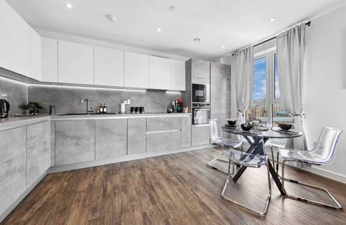 Gascoigne Apartment | Fantastic 2 bed Flat with amazing view in Barking