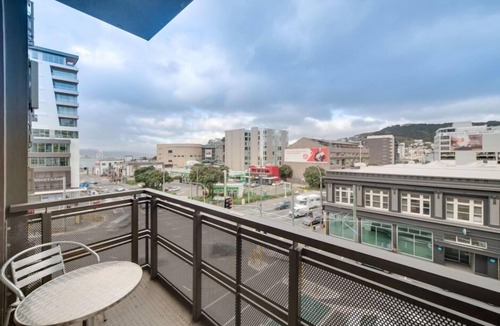 Te Aro Apartment | Fantastic 2 bed apartment in Wakefield