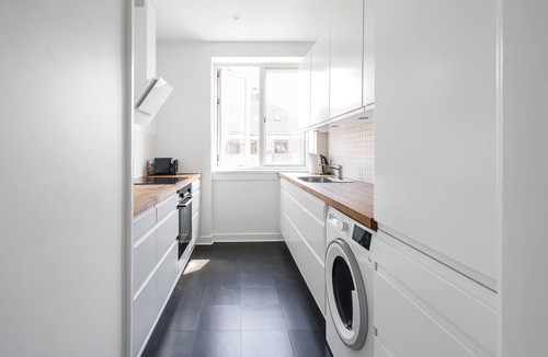 Charlottenlund Apartment | Fantastic 2-bed w Balcony in Charlottenlund