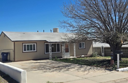 Tyrone House | Fantastic 2-bedroom house with office.