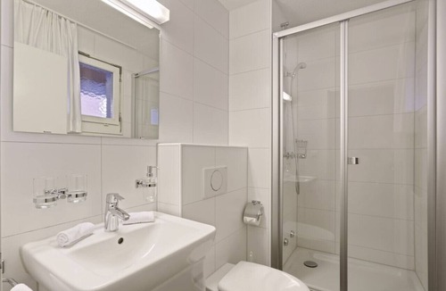 Muhlebach Apartment | Fantastic 2 BR flat close to the lake (Mainau 4)