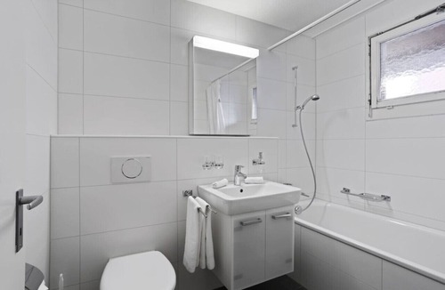 Muhlebach Apartment | Fantastic 2 BR flat close to the lake (Mainau 4)