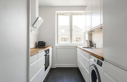 Charlottenlund Apartment | Fantastic 2-BR w/balcony in Charlottenlund - 294