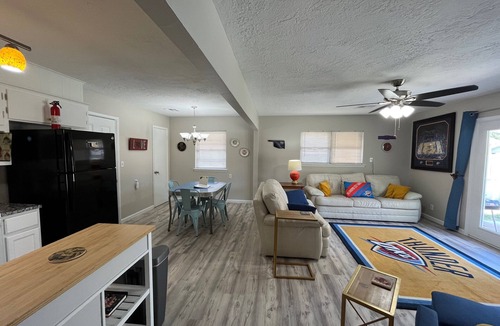 Norman House | Fantastic 3/2 near OU, fully stocked, 4 TVs, W/D