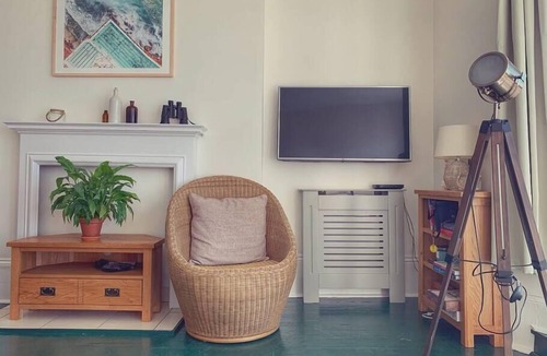 Margate Old Town Apartment | Fantastic 3 Bed Beachfront Flat with Seaview