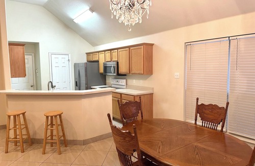 Mansfield House | Fantastic 3-bedroom house with AC in charming Mansfield