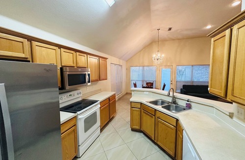 Mansfield House | Fantastic 3-bedroom house with AC in charming Mansfield