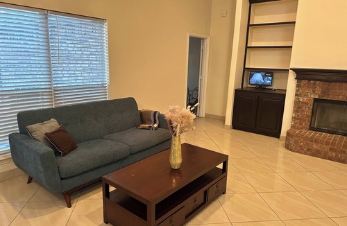 Mansfield House | Fantastic 3-bedroom house with AC in charming Mansfield