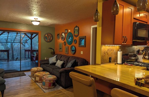 Roseburg House | Fantastic 3-bedroom house with AC in Roseburg