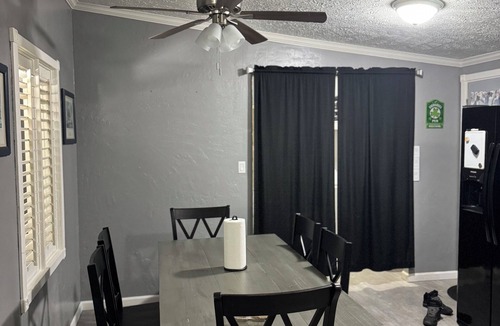 Town of Scriba House | Fantastic 3-bedroom house with AC in charming Oswego