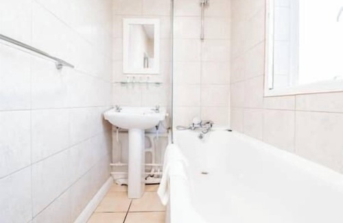 Northcote Apartment | Fantastic 3 Bedroom Maisonette